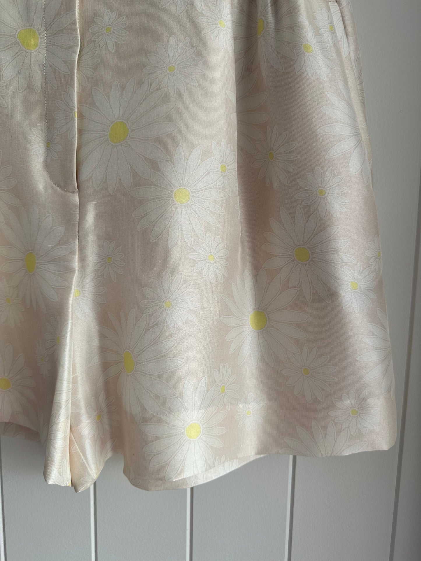 Oroton Daisy Print Shorts